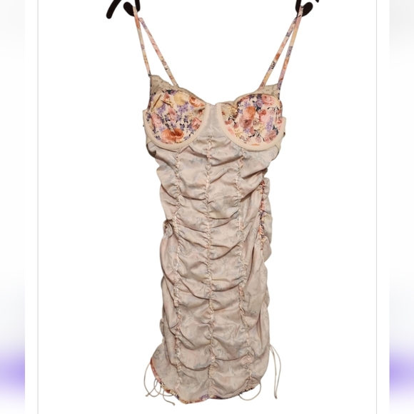 NWOT For Love And Lemons X Victoria Secret Gardenia Floral Ruched Mini Dress XS - Picture 16 of 16